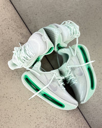 Nike Vomero Premium Barely Green/Metallic Silver/Light Silver