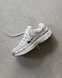 Nike Nike P-6000 SE Snakeskin Light Bone/Light Bone/Black